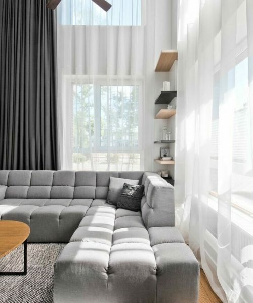 diseno-de-interiores-estilo-escandinavo-salon-sofa-precioso